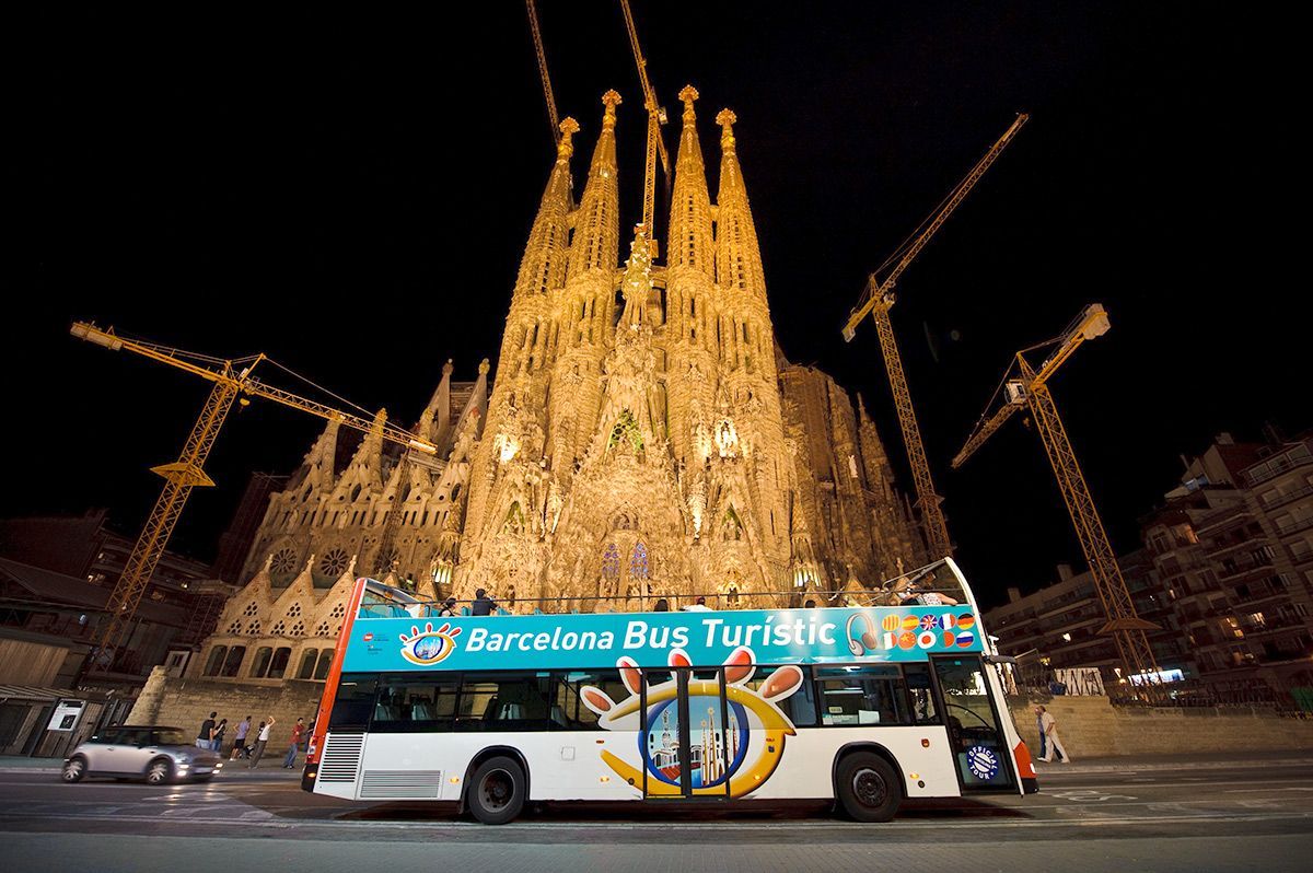 El Bus Turístico de Barcelona, ahora también de noche