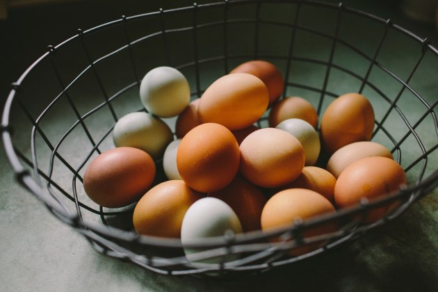 Cesto con huevos Cesto con huevos