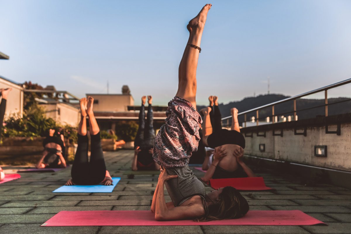 Si eres principiante del yoga, esto es lo que debes saber al empezar