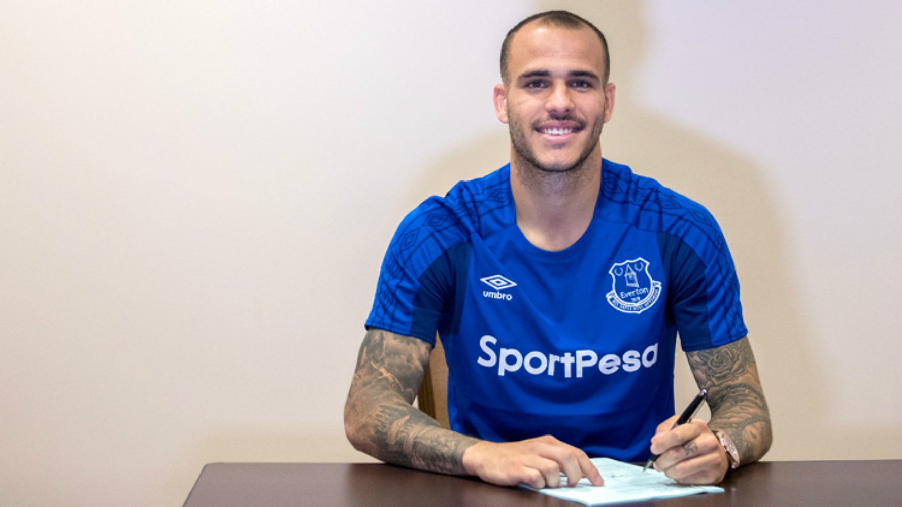 El Everton hace oficial el fichaje de Sandro