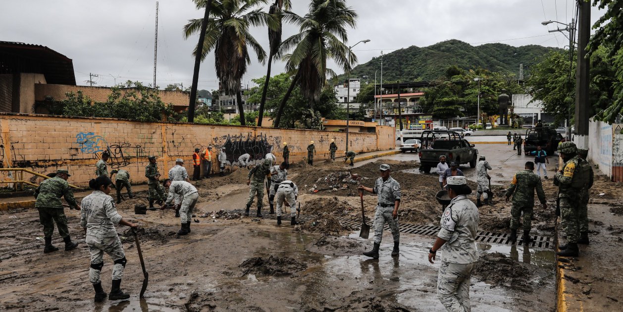 Huracán Blas miembros ejército mejicano barro calles lluvias torrenciales Acapulco Méjico / Foto: David Guzmán/Efe