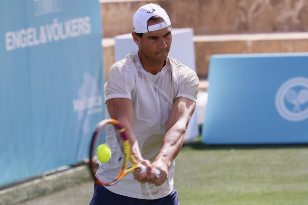 Rafa Nadal entrenando EFE