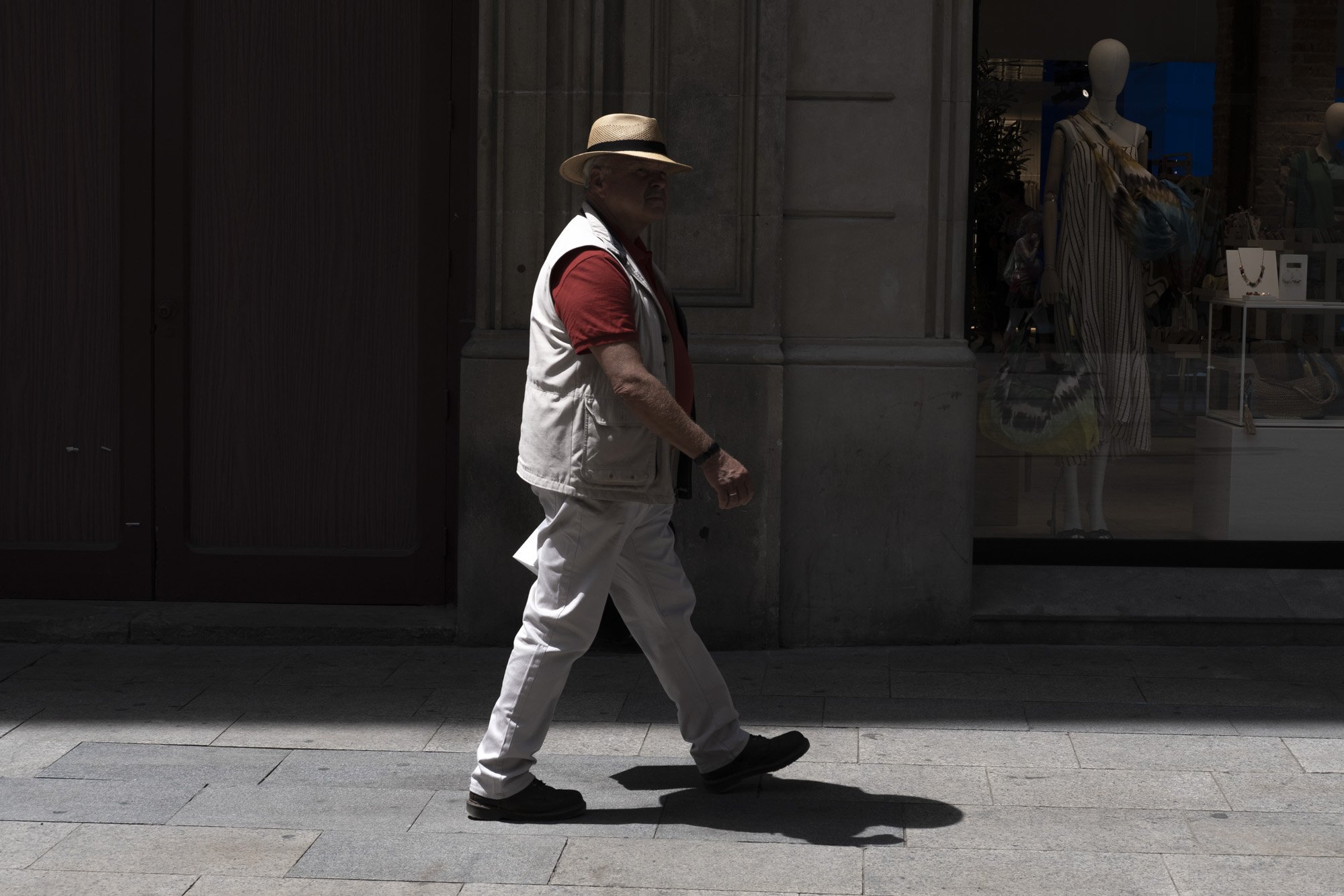 Barcelona viu una nit de calor gairebé infernal sense baixar dels 27 graus