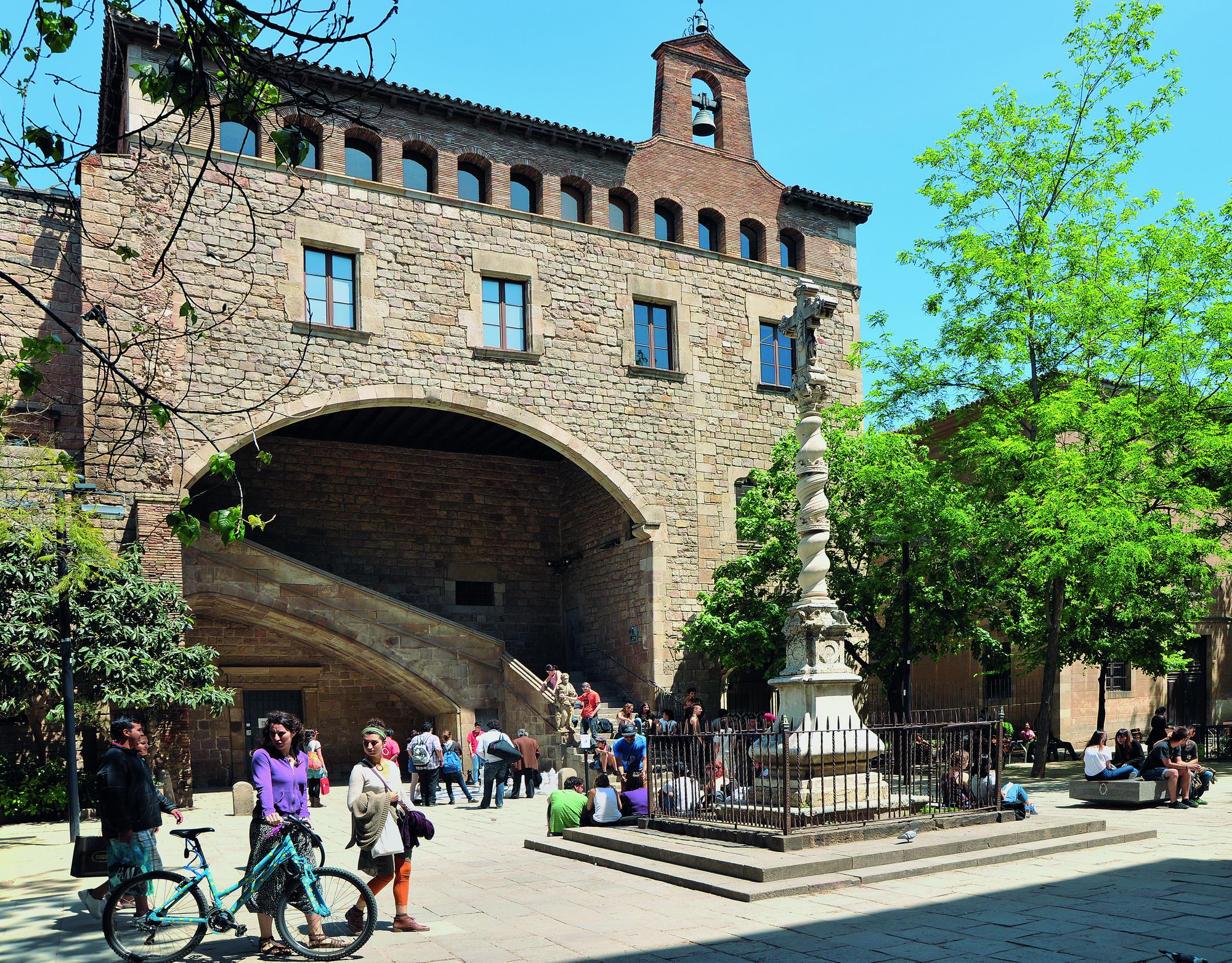 Aquestes fotografies de la Barcelona del segle XIX et faran ballar el cap