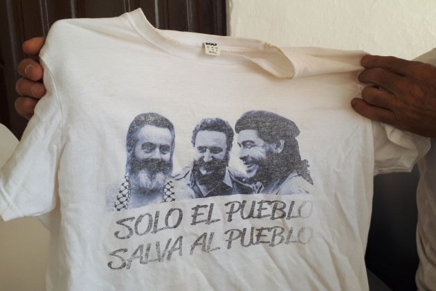 Camiseta con las caras de Sánchez Gordillo, Fidel Castro y el Che Guevara