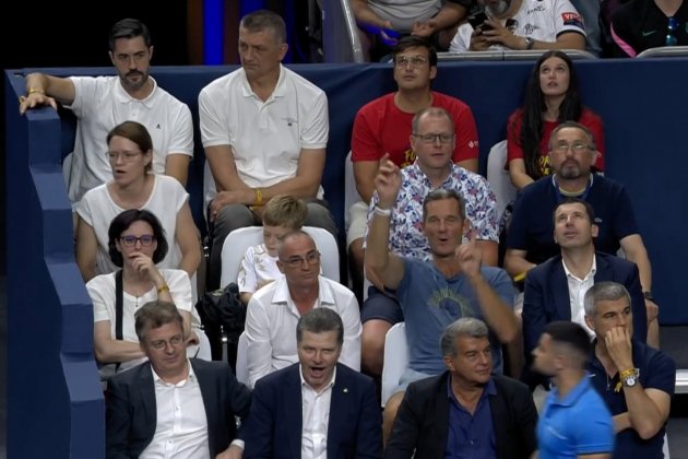 Iñaki Urdangarin bailecito con Joan Laporta y Xavi Masip semifinal Champions balonmano Barça TV3