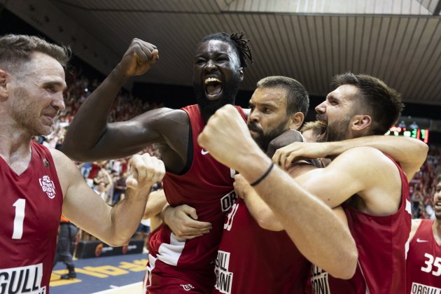 Marc Gasol celebra ascenso Girona EFE Marc Gasol celebra ascenso Girona EFE