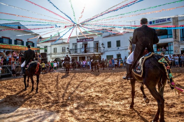 Festes Sant Antoni cavalls Fornells Menorca Festes Sant Antoni cavalls Fornells Menorca