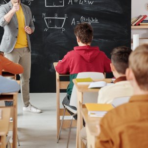 Beneficis i avantatges de l’avançament del calendari escolar per a l’alumnat