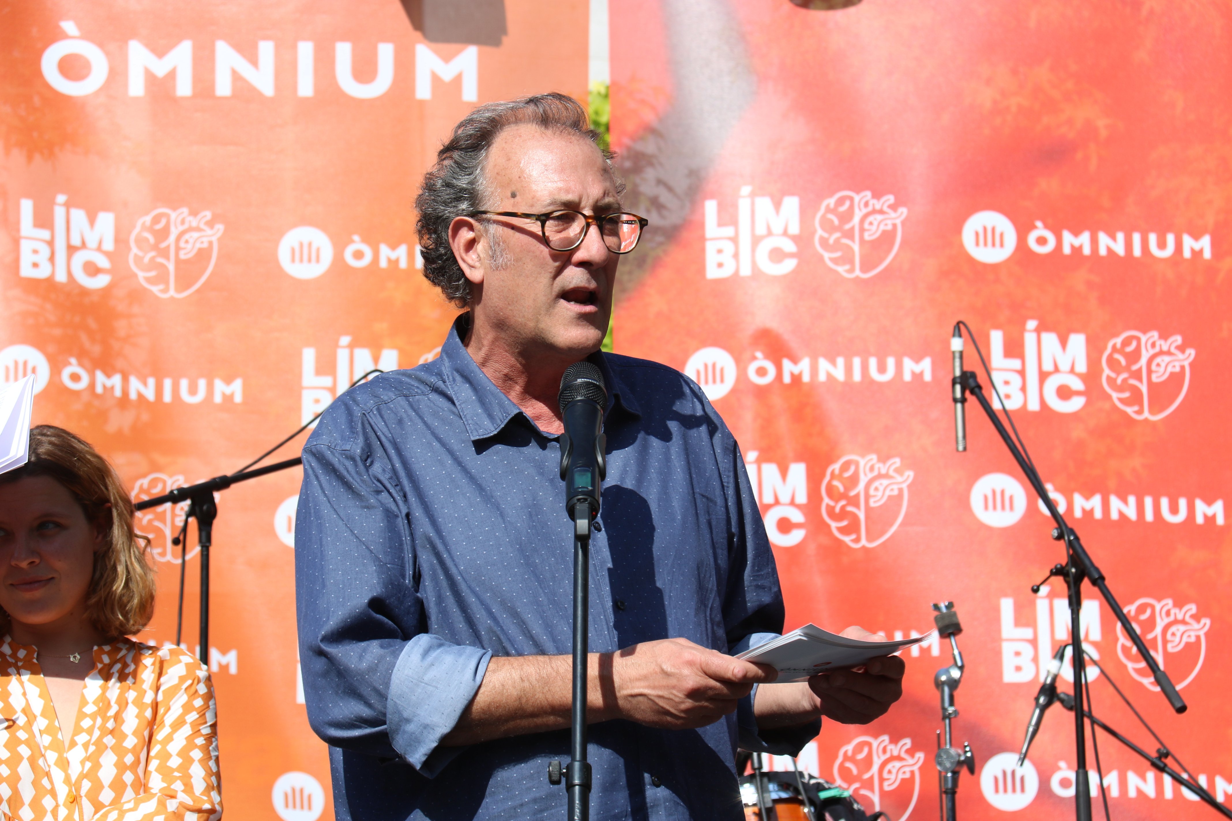 Òmnium reclama una inversió de 60 milions d'euros per a l'audiovisual en català
