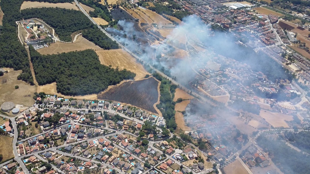 Estabilitzat l'incendi de Palau-solità i Plegamans