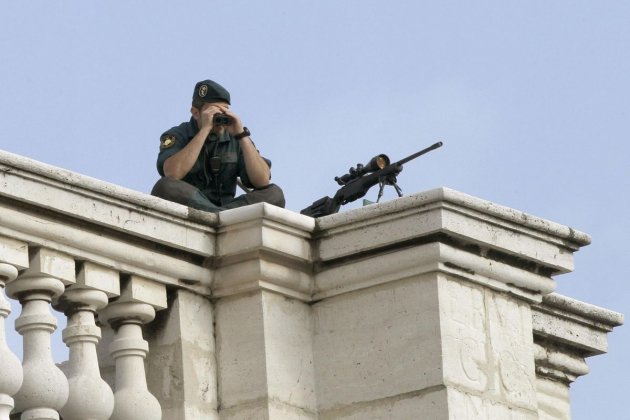Guardia vigilando Guardia vigilando