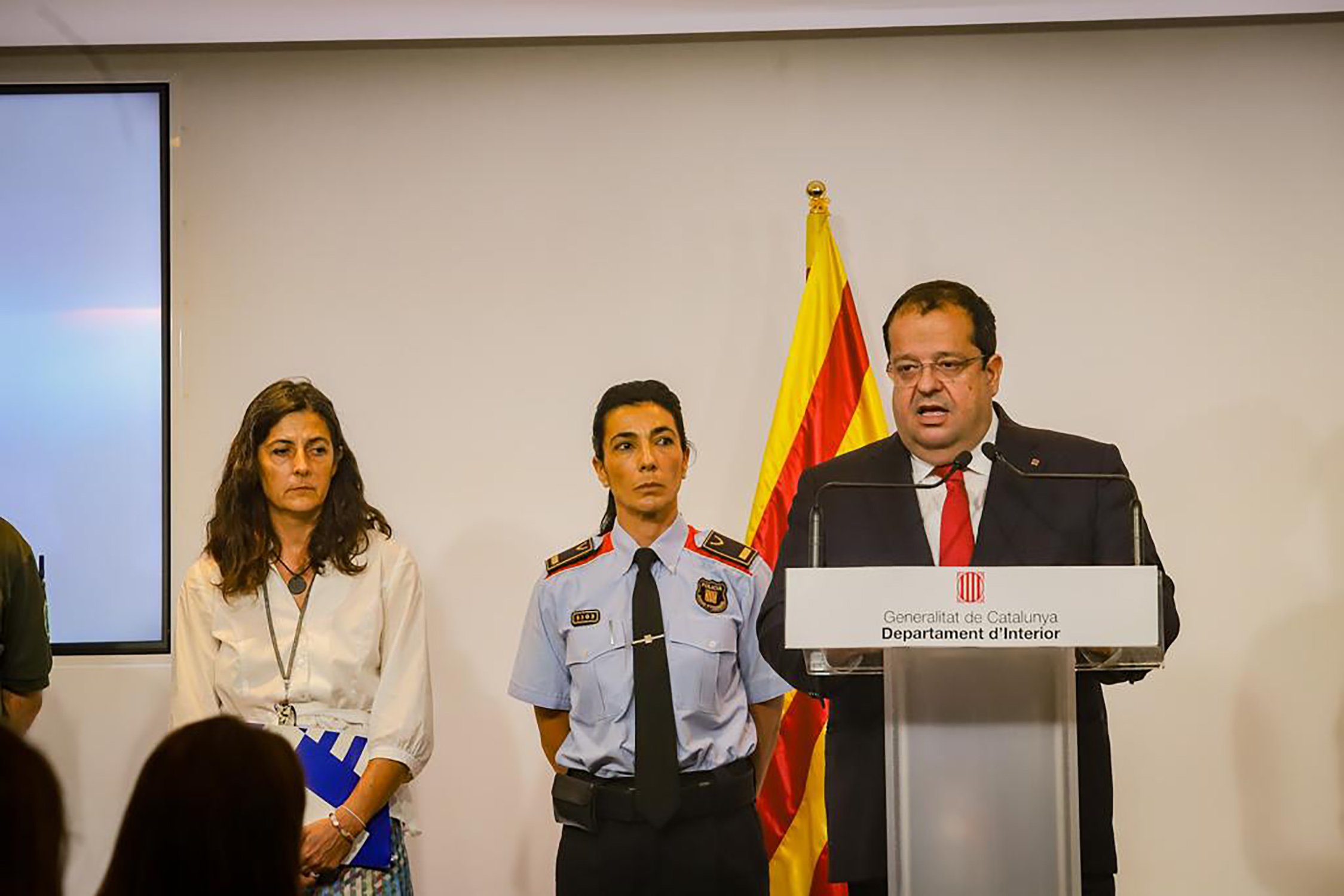 Prohibits els fanalets per Sant Joan 2022 a tot Catalunya i els coets i petards, vigilats