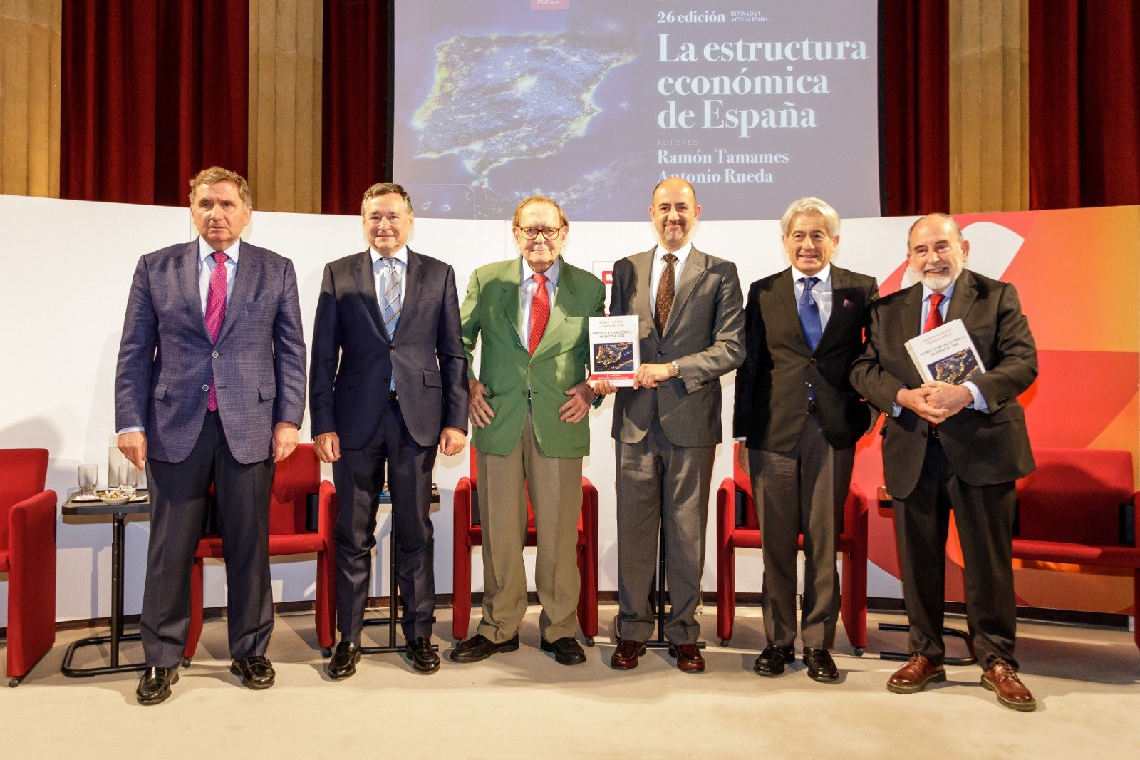 Foment acull la presentació del llibre "Estructura Econòmica d'Espanya" que arriba a la seva 26a edició