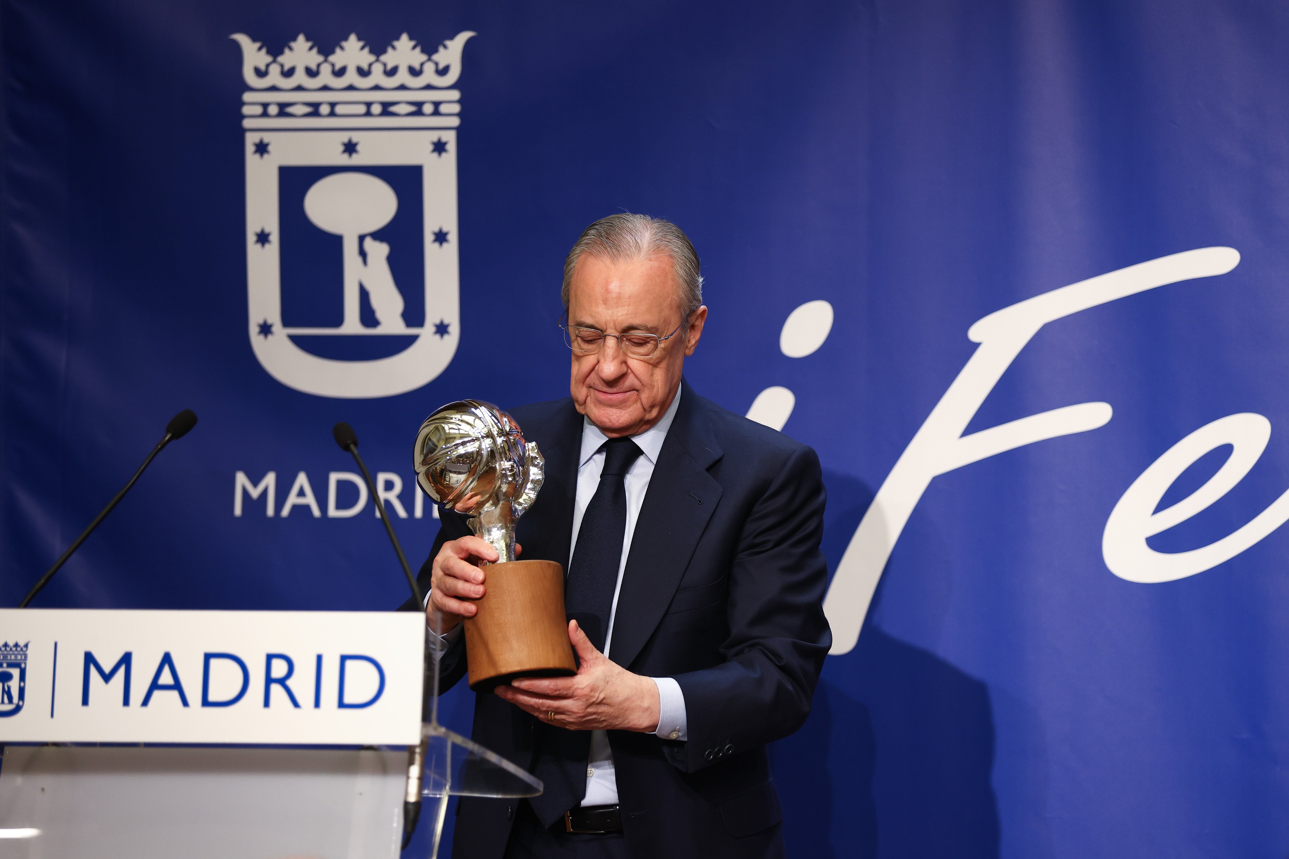 Reunió a Madrid amb Florentino Pérez per tancar l'operació després que el jugador accepti sortir