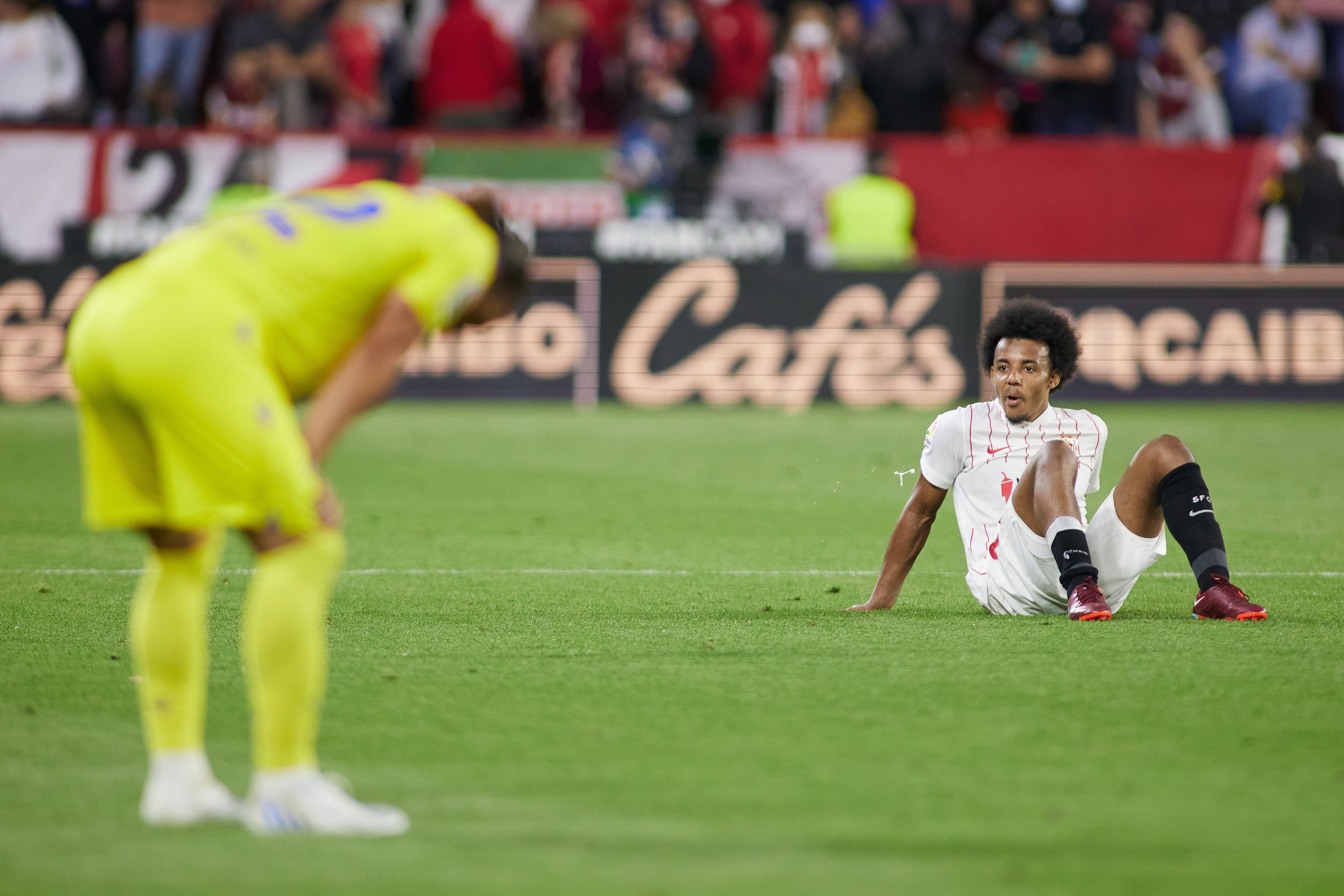 El fichaje de Jules Koundé se cierra en horas si el Barça incluye a este jugador que pide Monchi