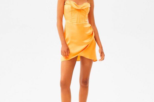 Vestido mini satinado corsé drapeado1