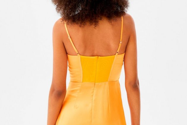 Vestido mini satinado corsé drapeado