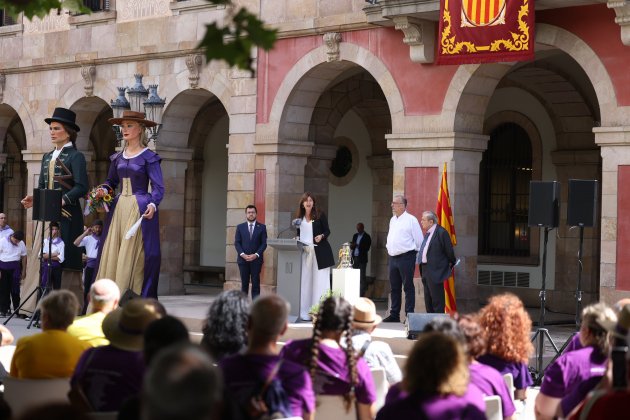 Eliseu climent, laura estopón, pere aragonés, xavier antich encendido llama canigó parlamento Sergi Alcàzar