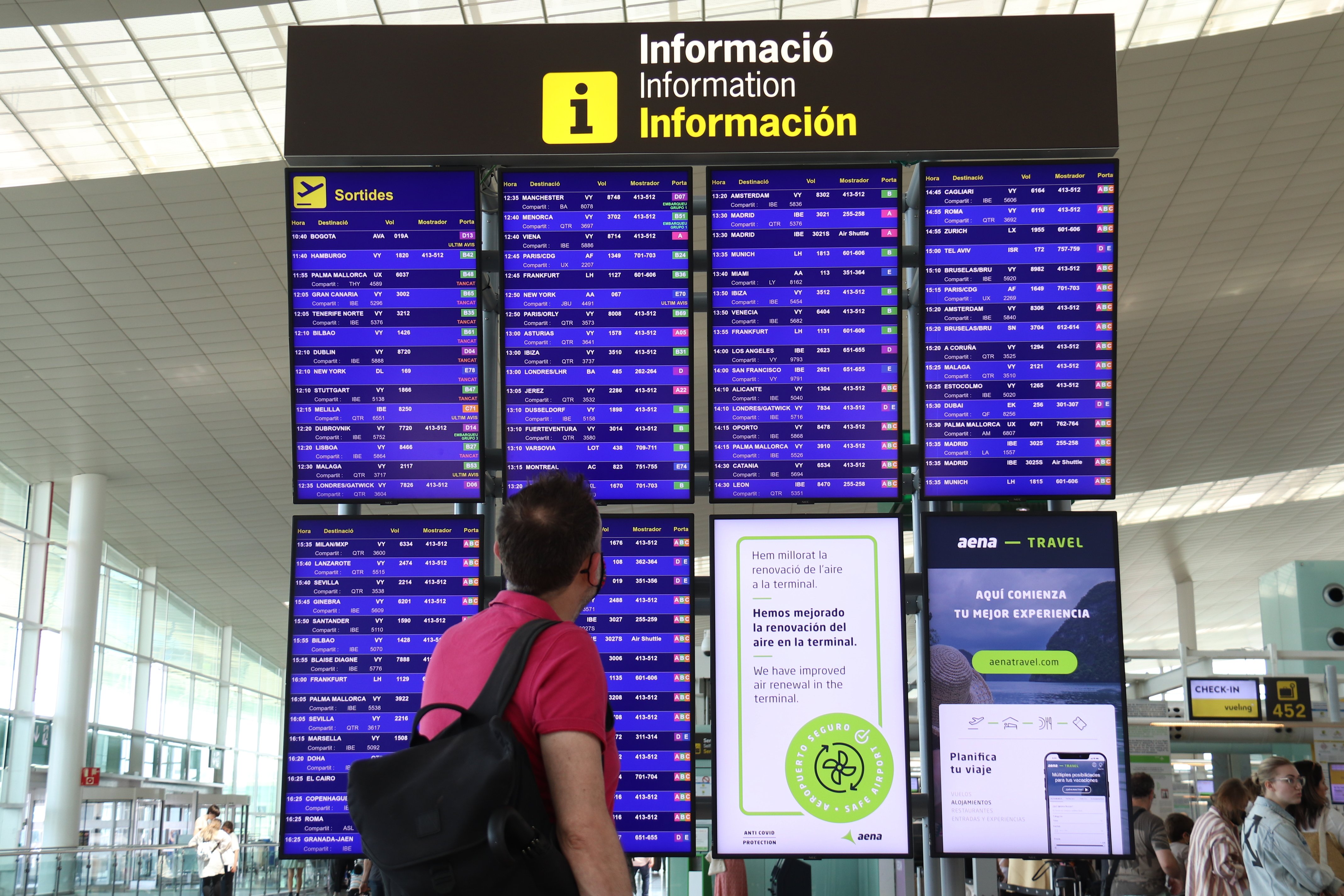 Empieza el verano con un caos en aeropuertos europeos que se puede reproducir en Catalunya