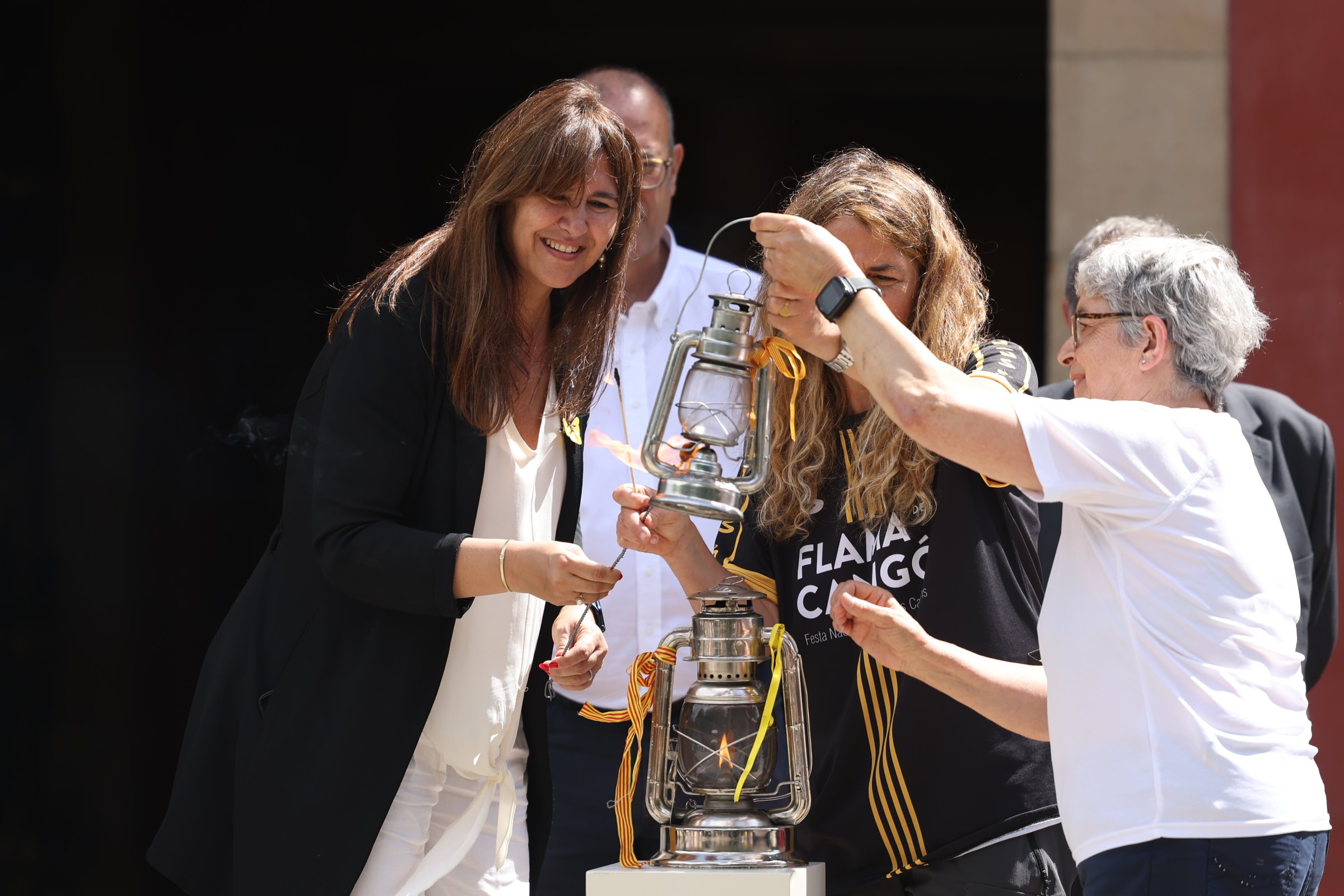 Borràs reivindica la llengua com el "nervi de la nació" en la rebuda de la Flama del Canigó