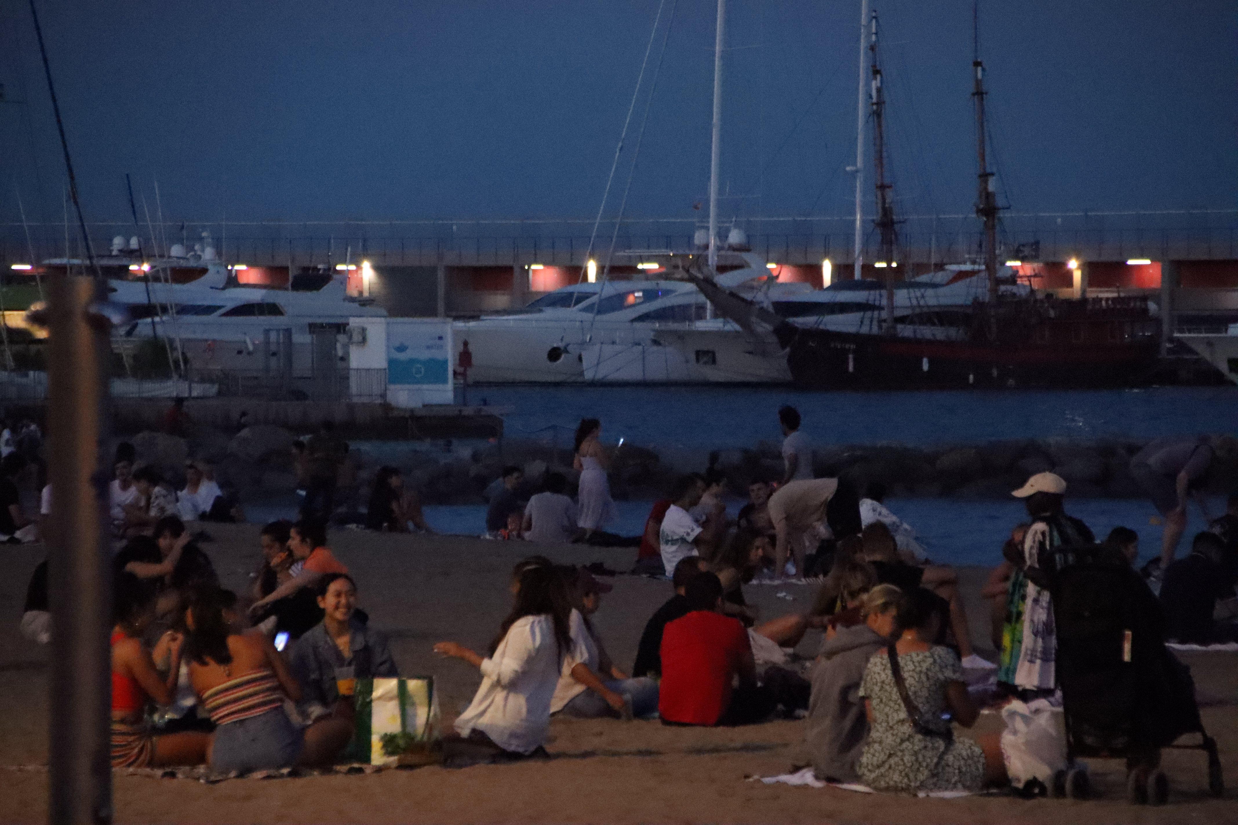 revetlla Sant Joan 2022 playa somorrostro Barcelona   ACN