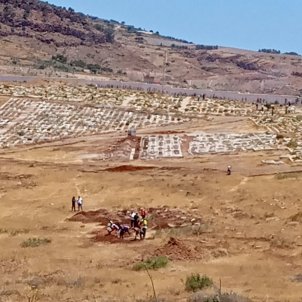 Denuncian que Marruecos está excavando fosas para enterrar a los migrantes muertos