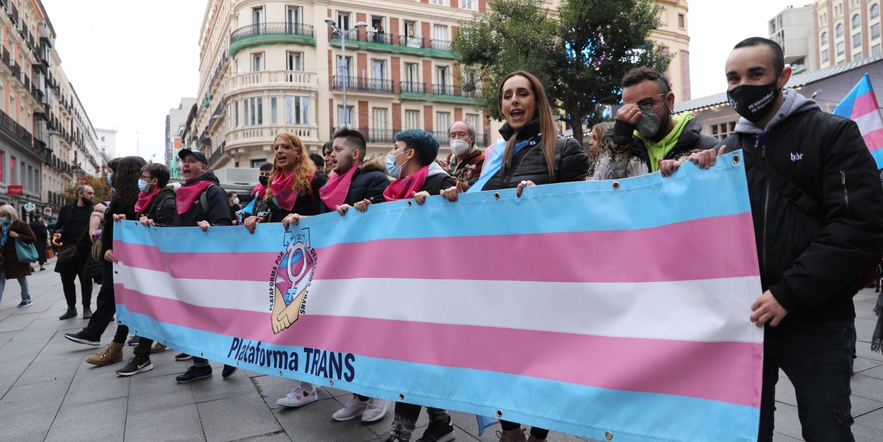 El Gobierno aprueba la ley trans, que permite el cambio de sexo sin ...