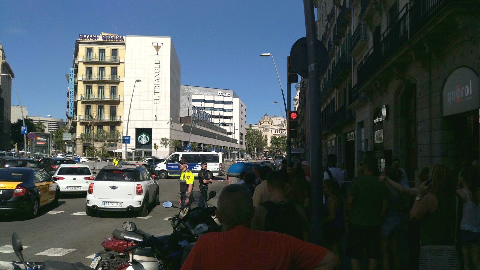 Una falsa alarma por una maleta sospechosa obliga a desalojar Plaça Catalunya