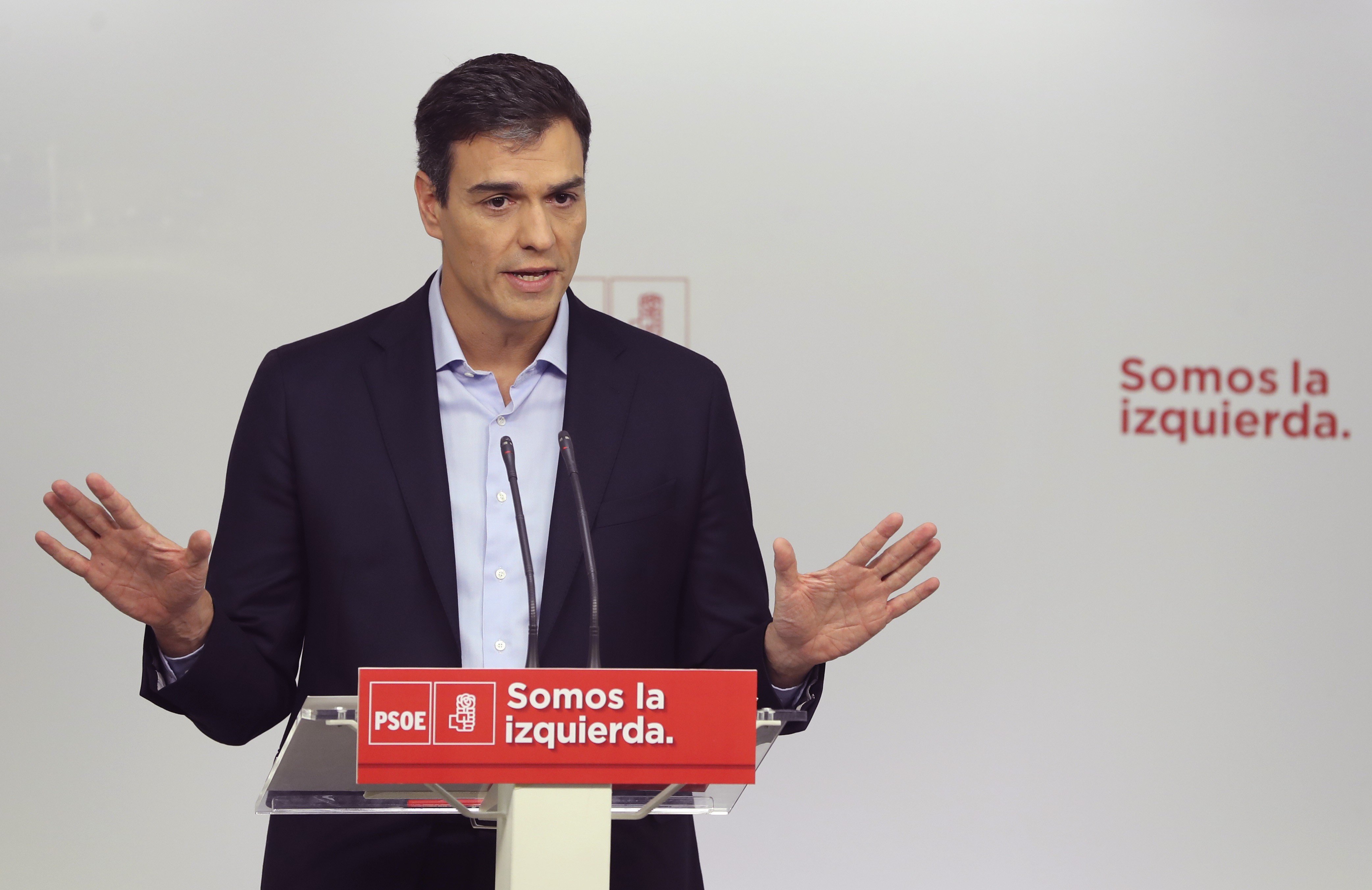 Sánchez se desmarca de Rajoy y duda de que pueda frenar el 1-O