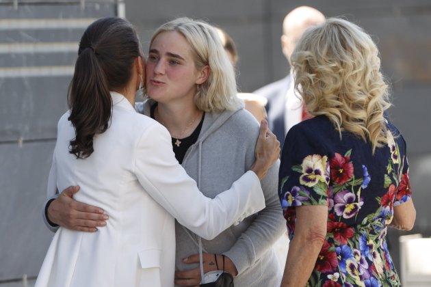 Letizia besa a Maisy Biden EFE Letizia besa a Maisy Biden EFE