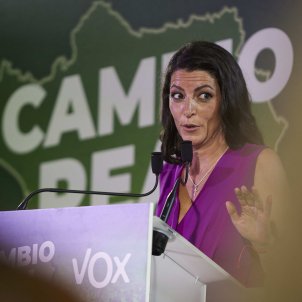 Macarena Olona quiere marcharse ya de Andalucía hacia Madrid, pero choca con Abascal