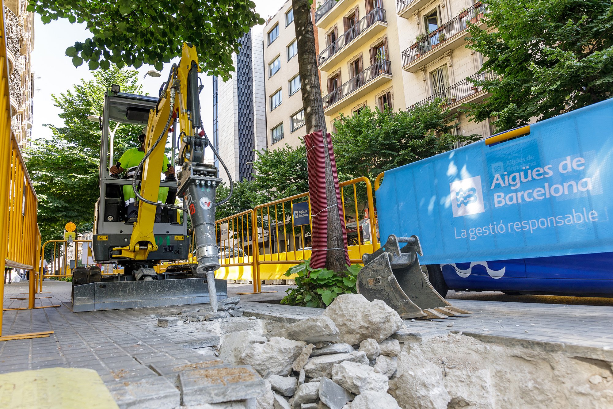 Aigües de Barcelona utiliza maquinaria eléctrica Cero Emisiones en las obras