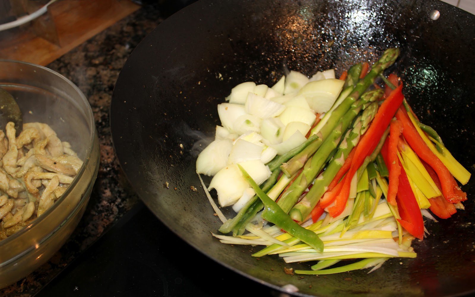 wok pollastre al curri cous cous gambes picantones pas17