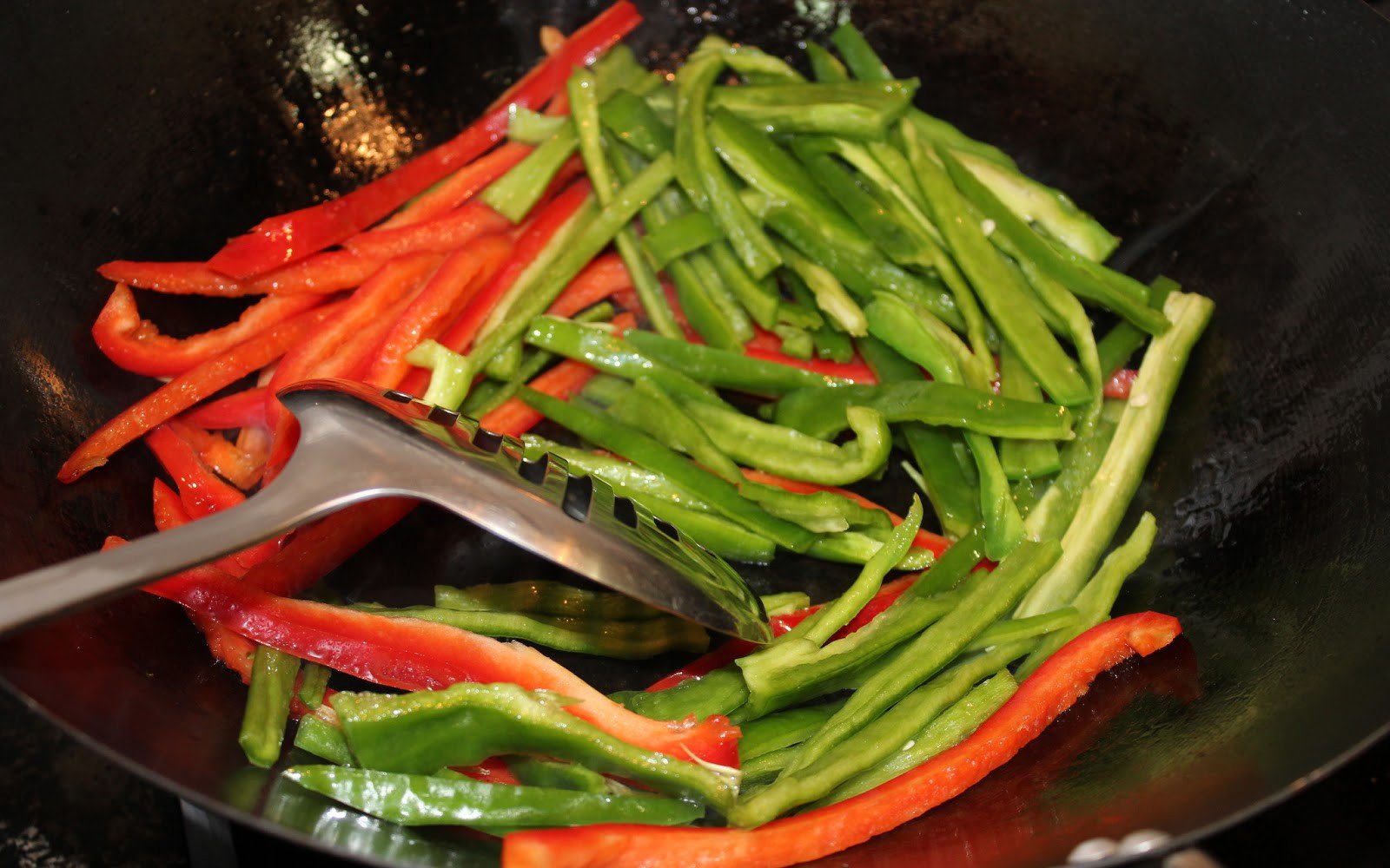 wok pollastre al curri verdures ametlles pas13