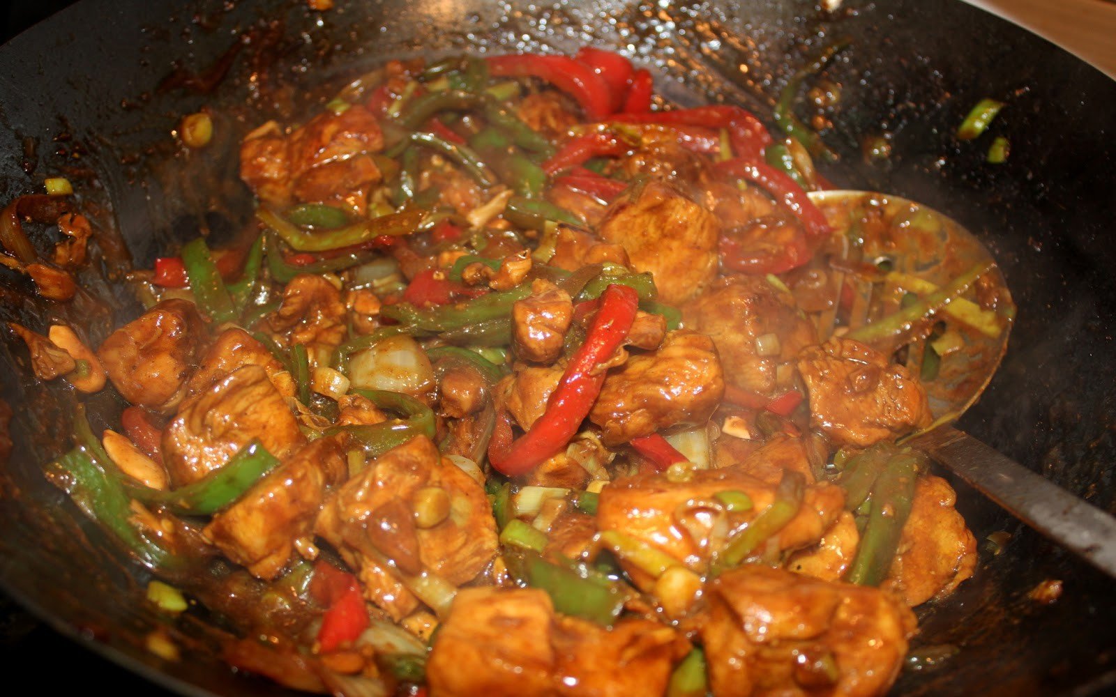 wok pollastre al curri verdures ametlles pas34