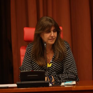Debat i votació decret del català, presidenta del Parlament Laura borràs frontal / Foto: Sergi Alcàzar