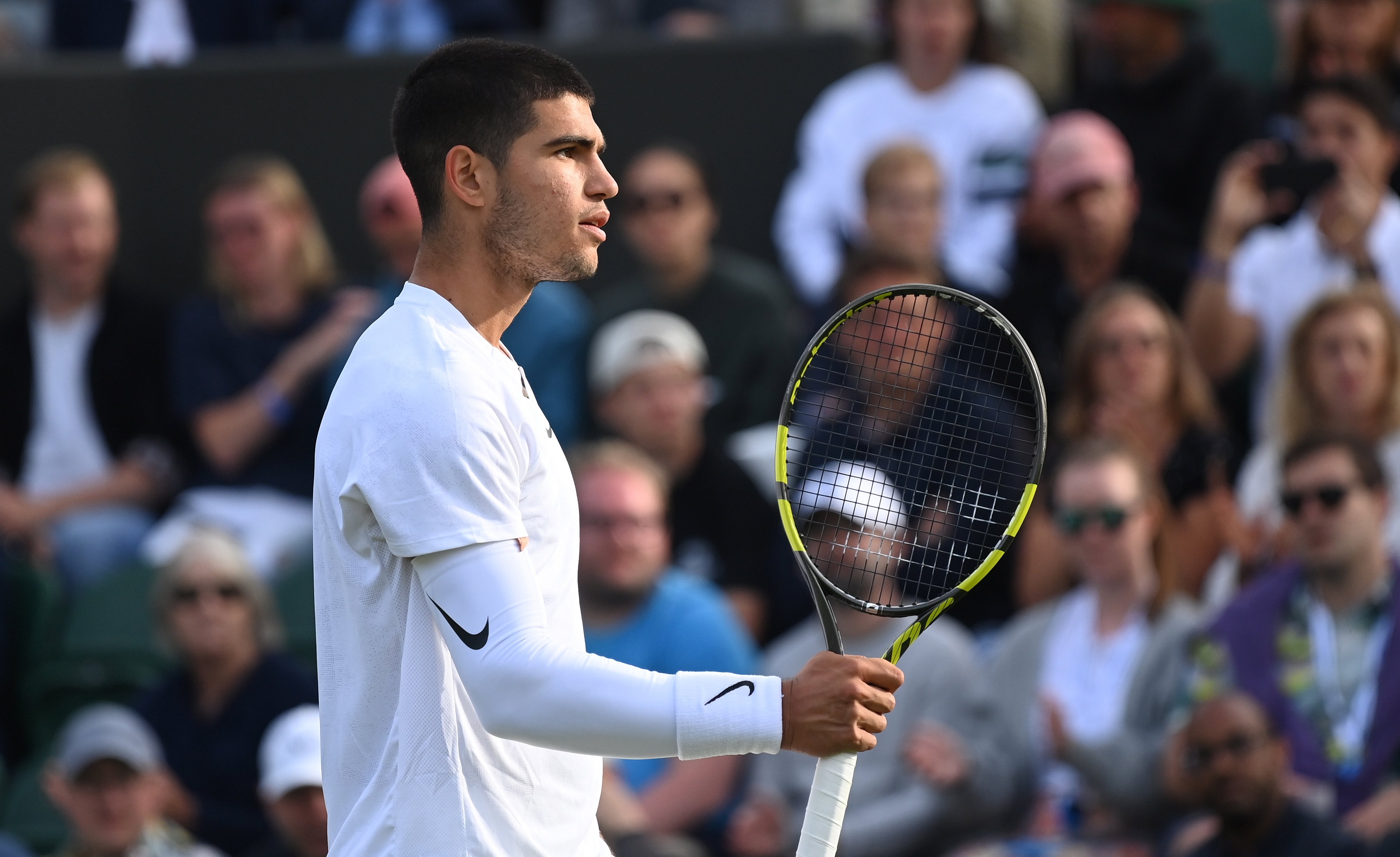 Carlos Alcaraz fulmina a Griekspoor y sigue maravillando en Wimbledon para pasar a dieciseisavos