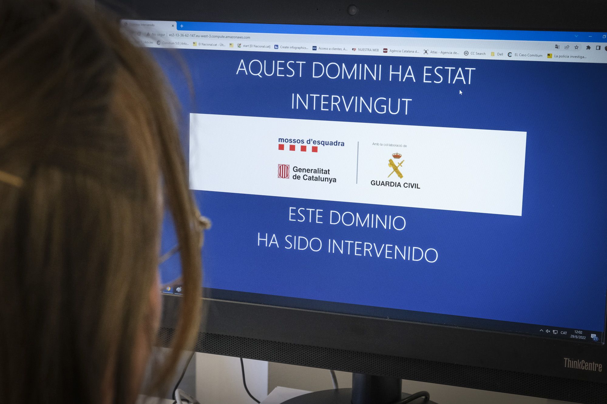 Els Mossos clausuren diverses botigues online per estafes als seus compradors