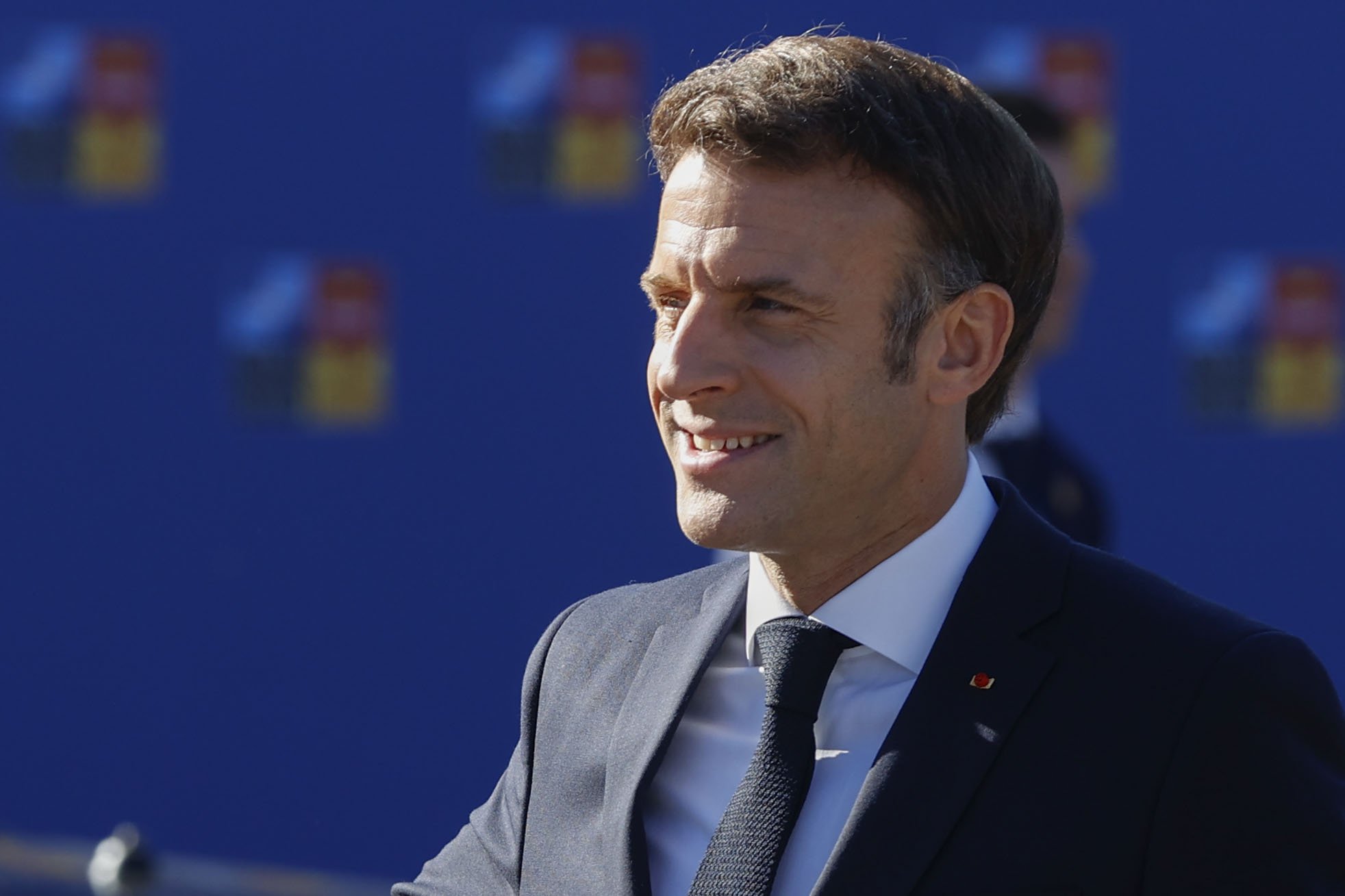 Macron se adelanta a Sánchez y anuncia una visita a Argelia