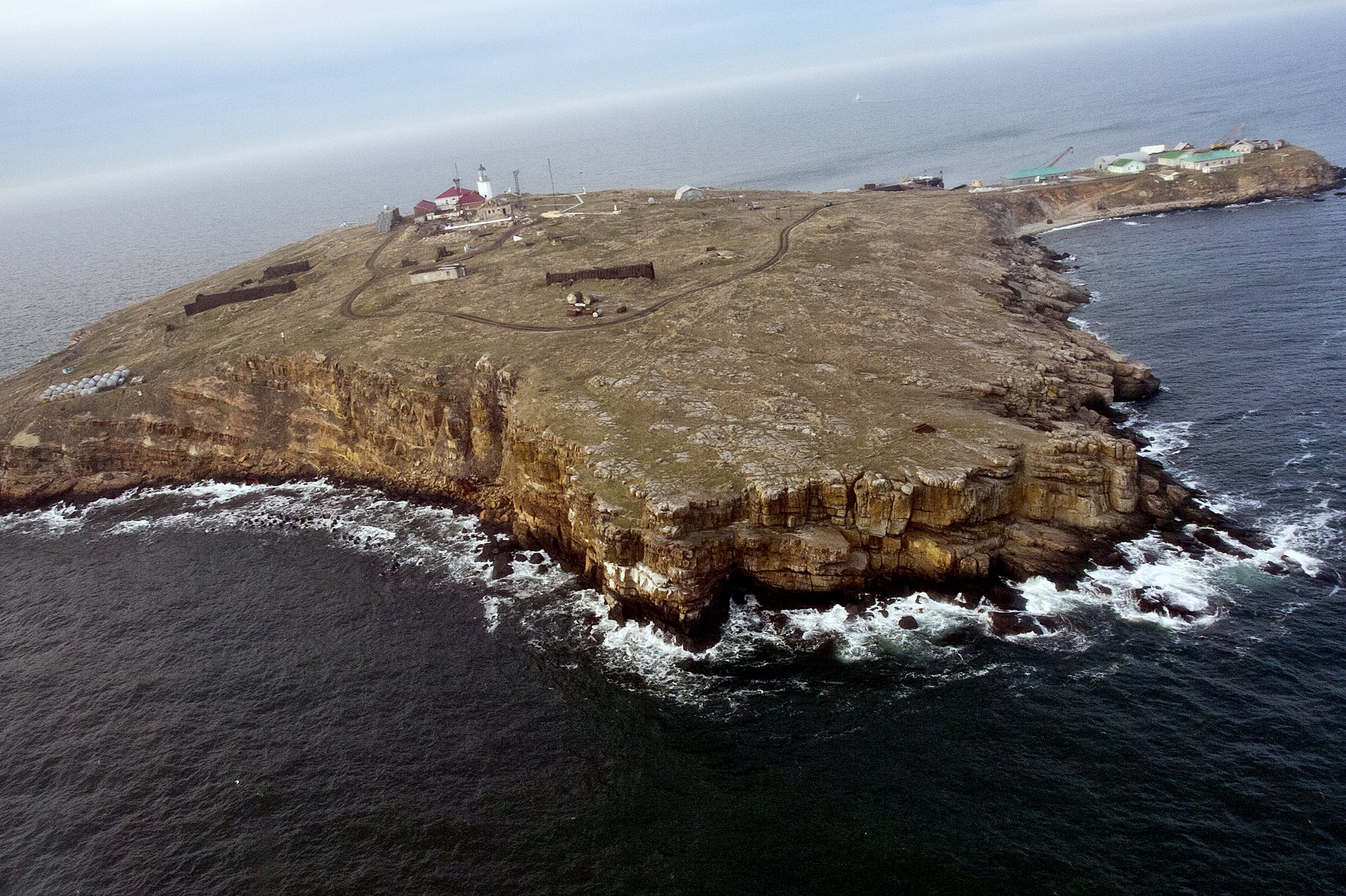 El ejército ruso abandona la Isla de las Serpientes y dice que es una "muestra de buena fe"