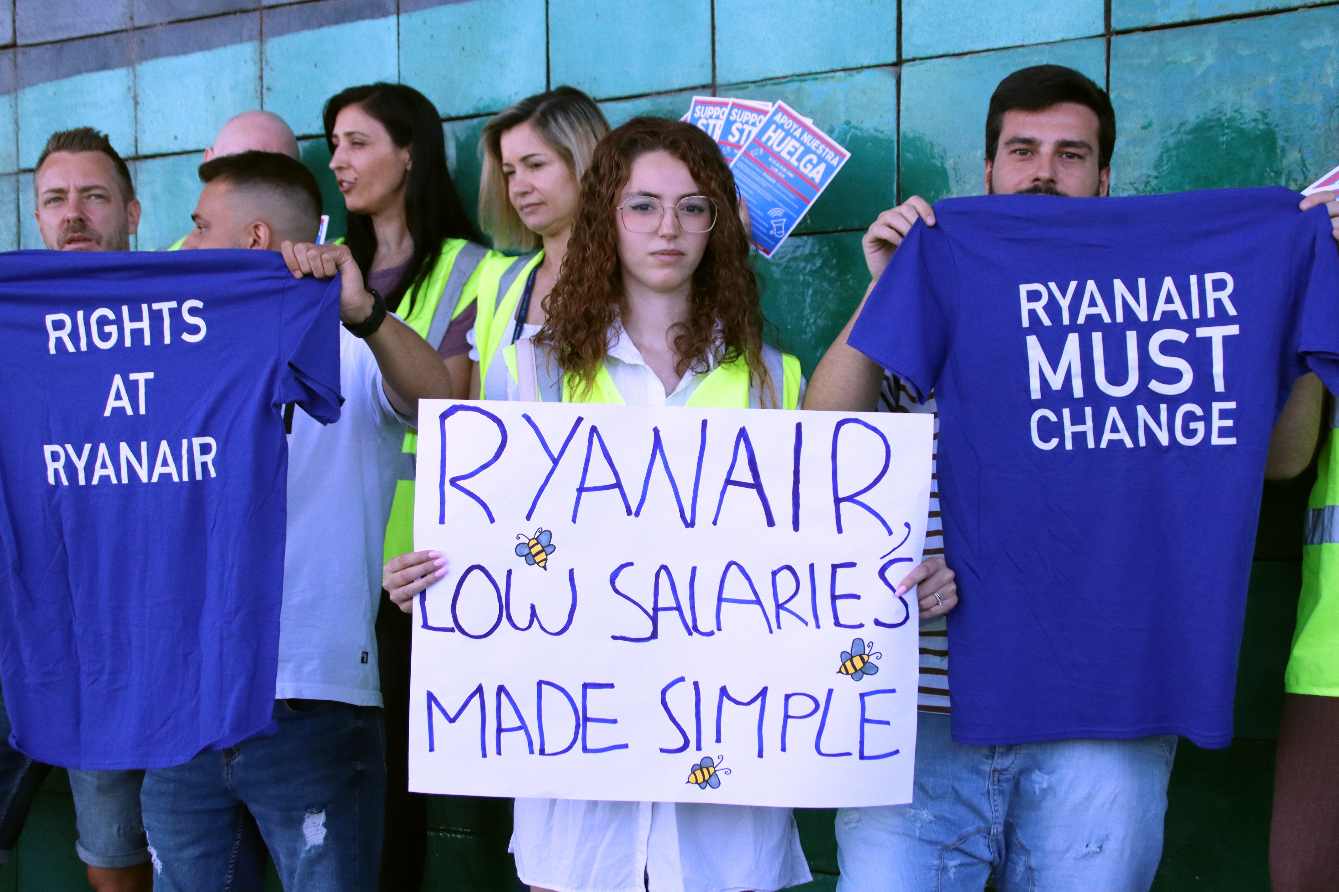 La vaga dels tripulants de cabina de Ryanair obliga a suspendre vint vols des del Prat