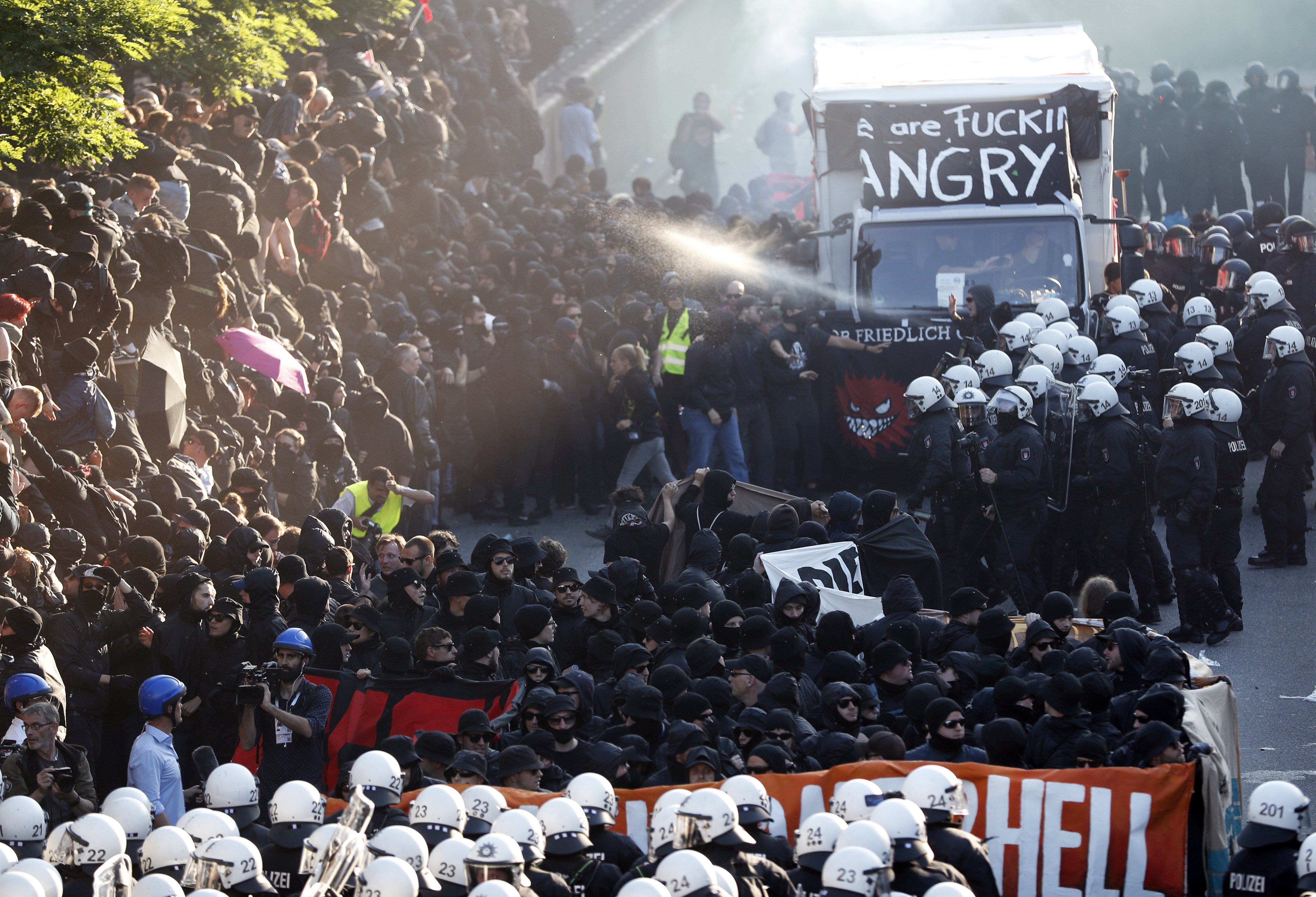 Las protestas y los disturbios asfixian Hamburgo en vísperas de la cumbre del G20