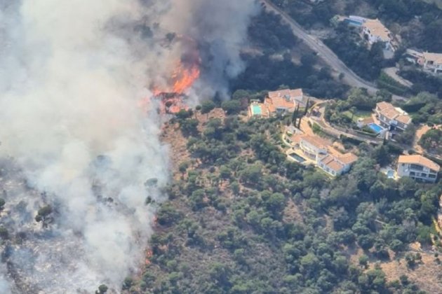 Incendi Castell Aro 55 Hectarees Agents Rurals