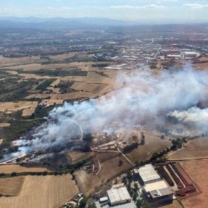 Incendi La Llagosta Montcada i Reixac Estabilitzat Bombers