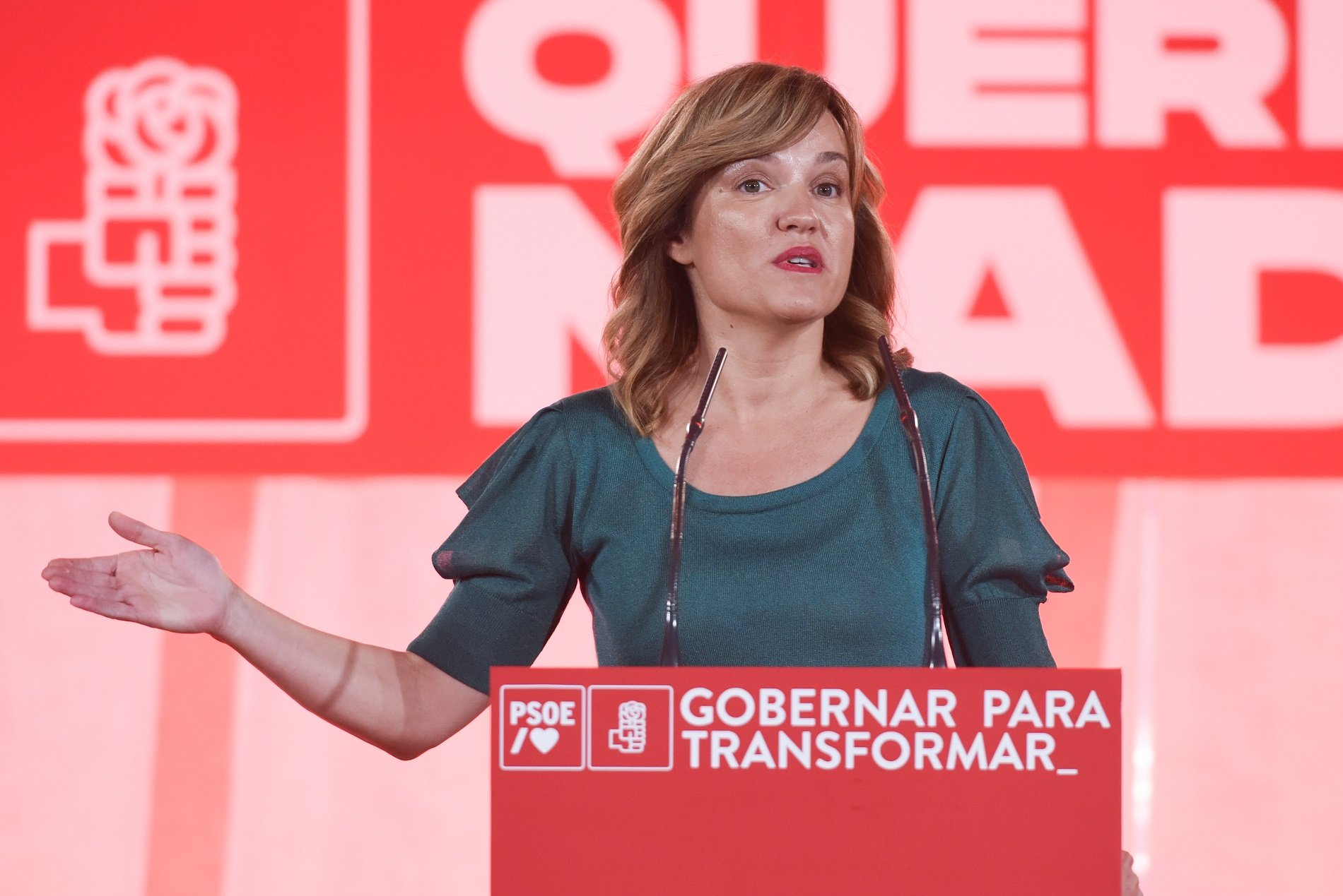 Ayuso indigna a la ministra de Educación por sus "becas para ricos"