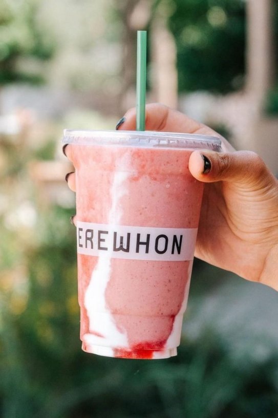 Hailey Bieber's Strawberry Glaze Skin Smoothie