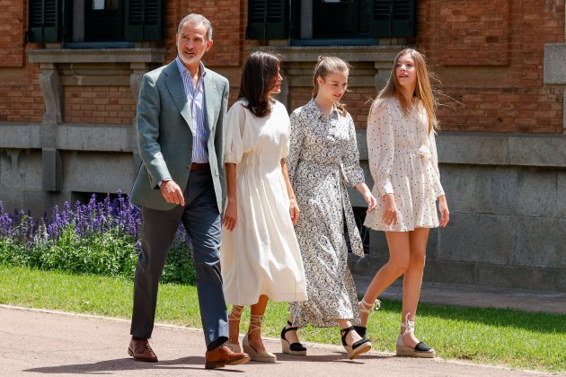 felipe letizia leonor sofia barcelona 2 gtres felipe letizia leonor sofia barcelona 2 gtres