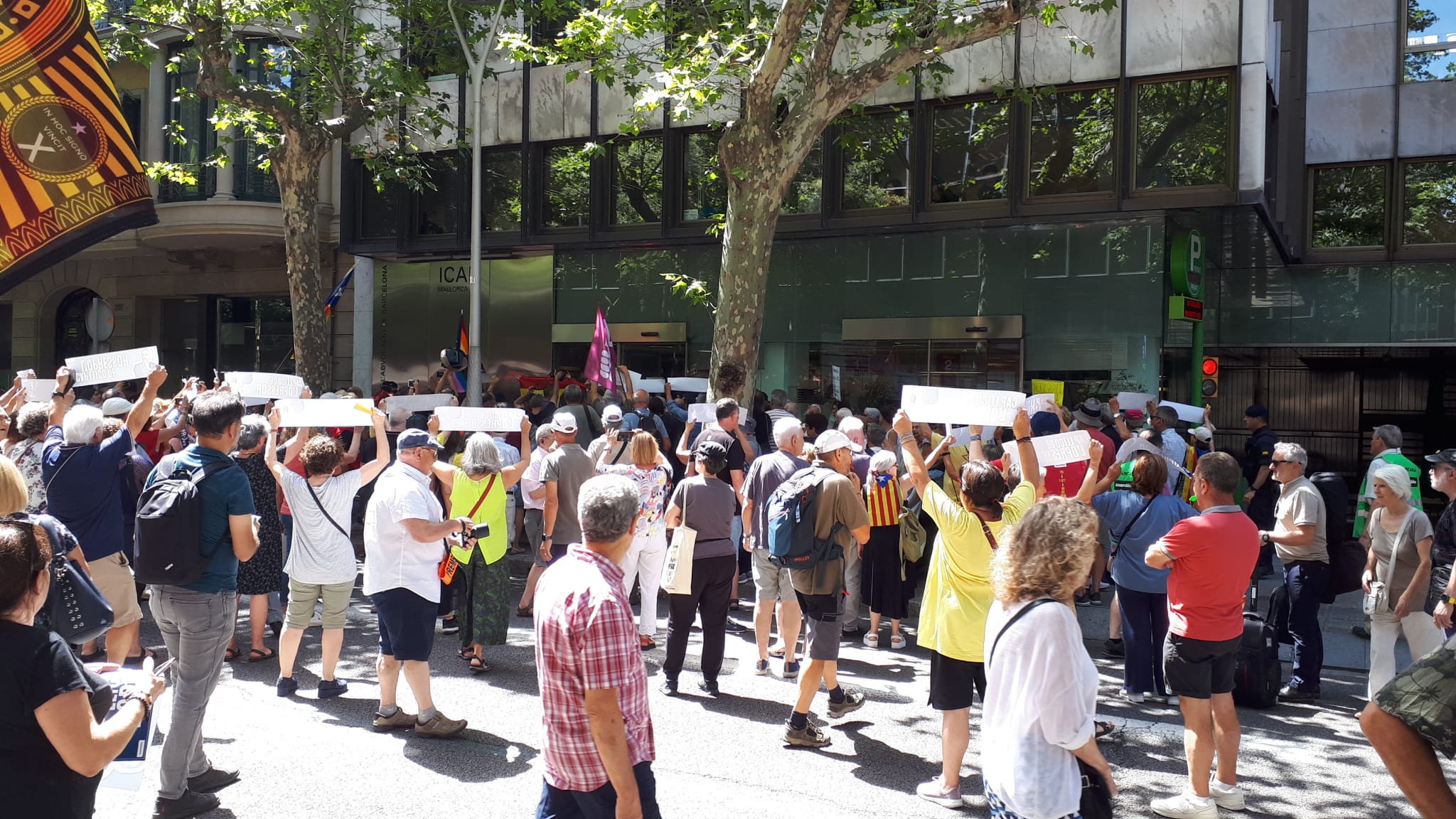 Protesta en el Colegio de la Abogacía de Barcelona contra la visita del juez Manuel Marchena John Mcaulay