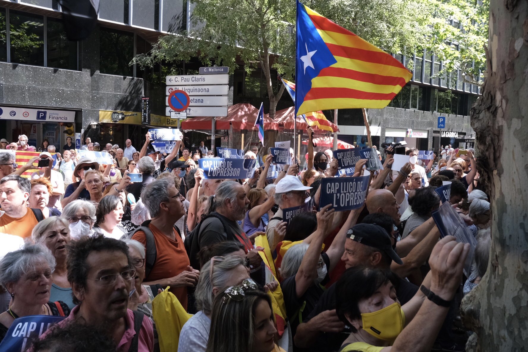 L'independentisme recupera el pols amb una protesta contra Marchena a Barcelona